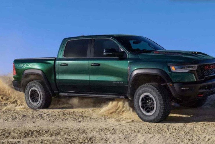 RAM 1500 TRX vermelha