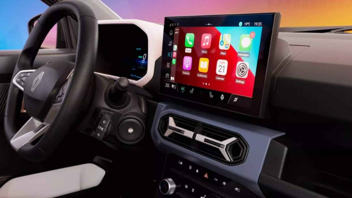 Nova central multimídia presente no Renault Kwid E-Tech