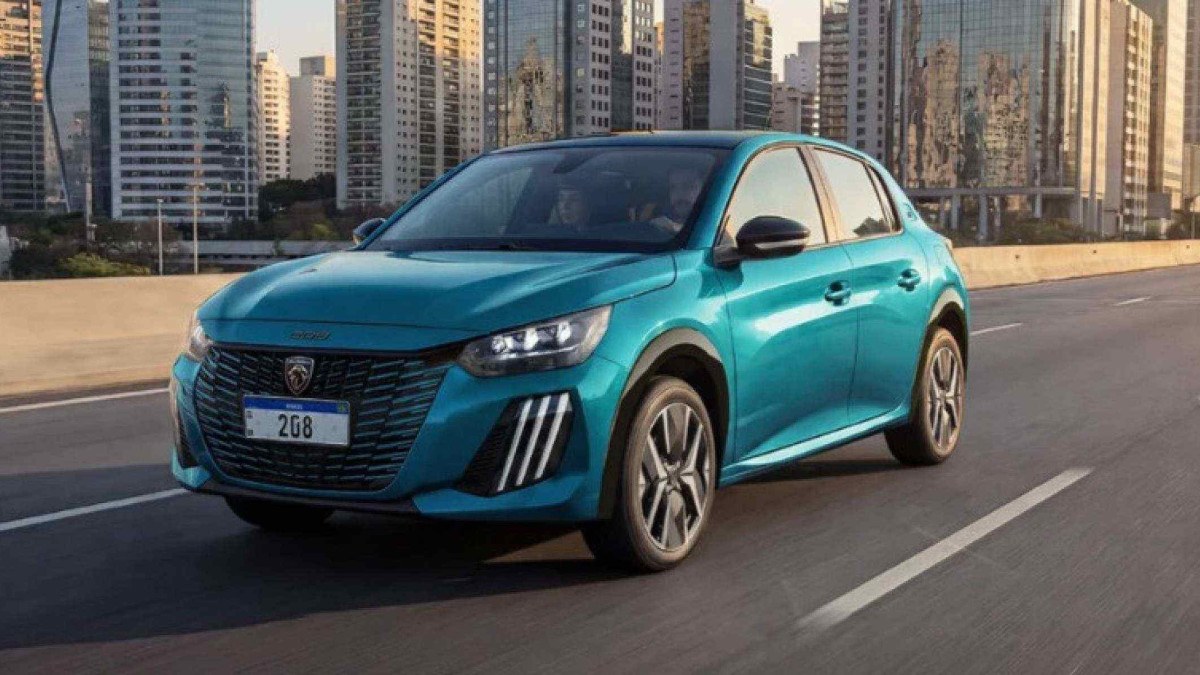 Peugeot 208 e 2008 na cor Azul Obsession