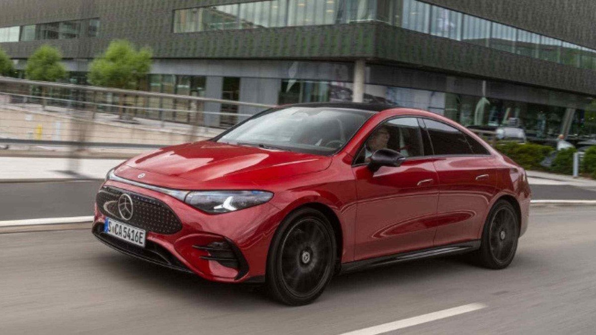 Mercedes-Benz CLA vermelho