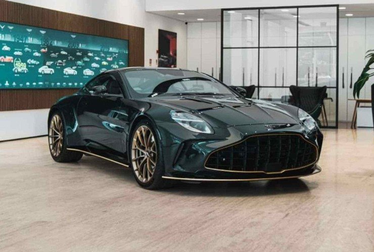Aston Martin Vantage S