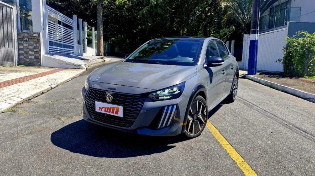 Peugeot 208 na vers&atilde;o GT Hybrid custa R$ 138.490, mas descontos reduzem o pre&ccedil;o R$ 128 mil