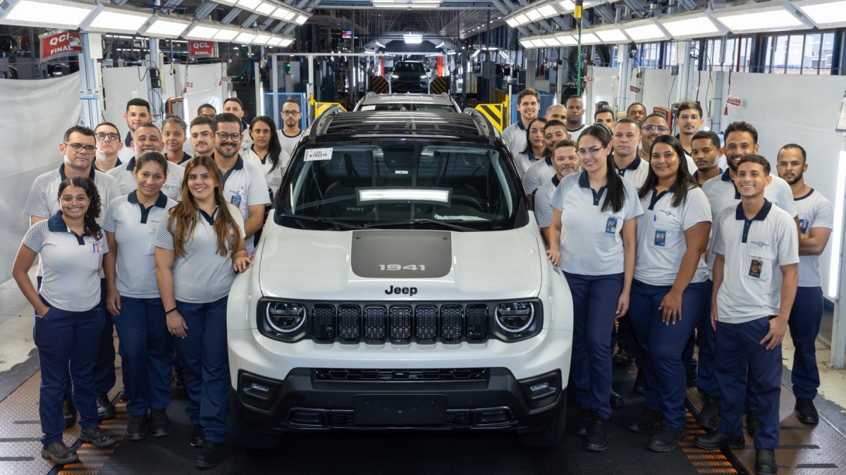 Jeep Renegade alcan&ccedil;a 700 mil unidades produzidas no Brasil