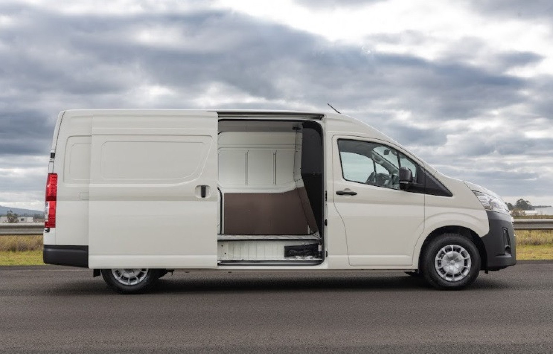 Toyota Hiace Furg&atilde;o branca