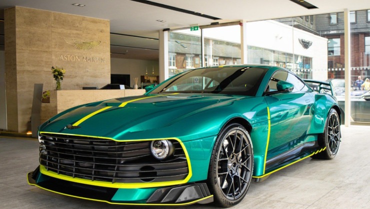 Aston Martin Valiant