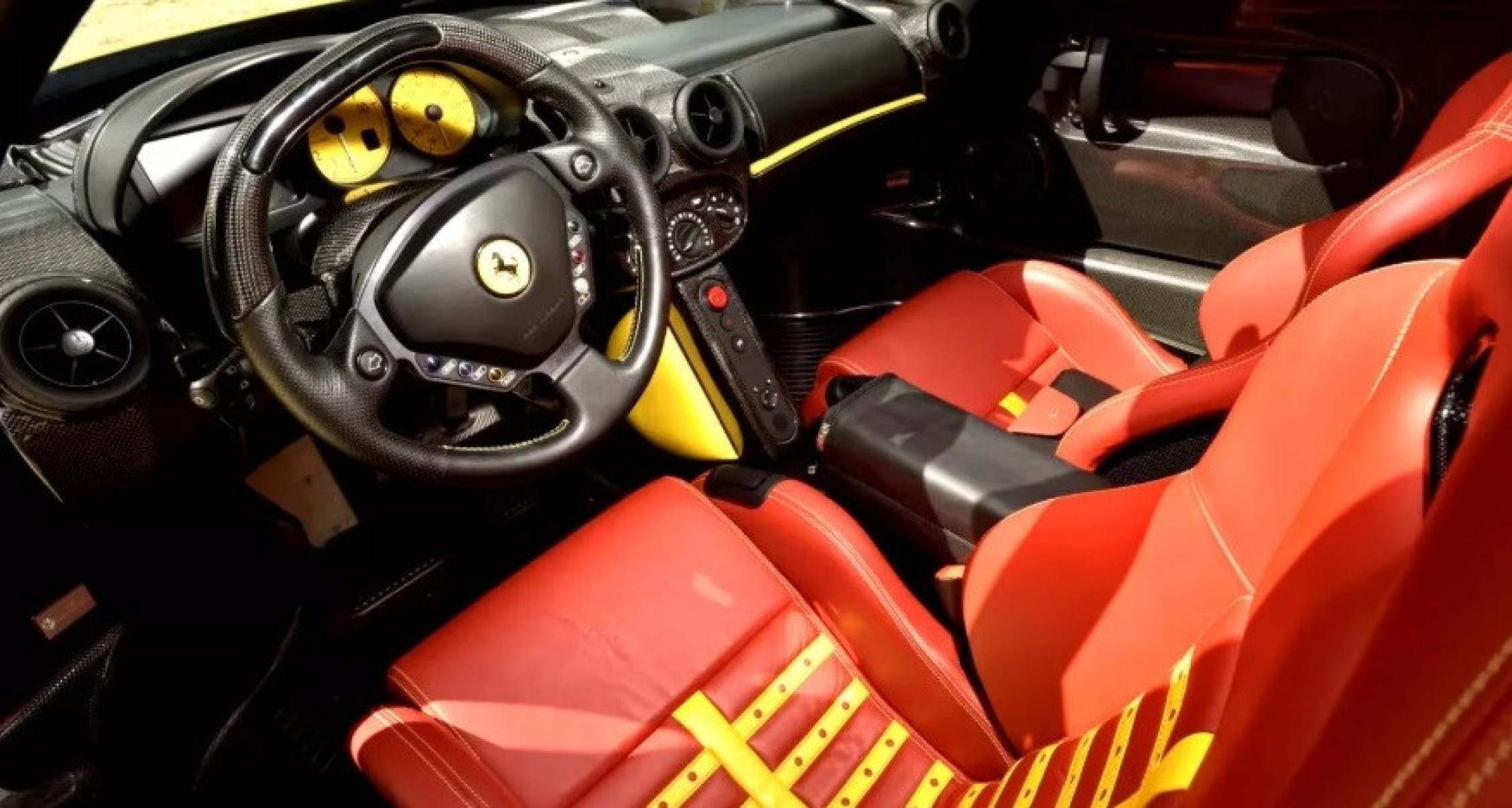 Ferrari Enzo interior