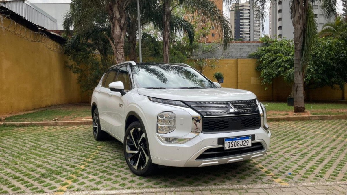 Mitsubishi Outlander PHEV Signature