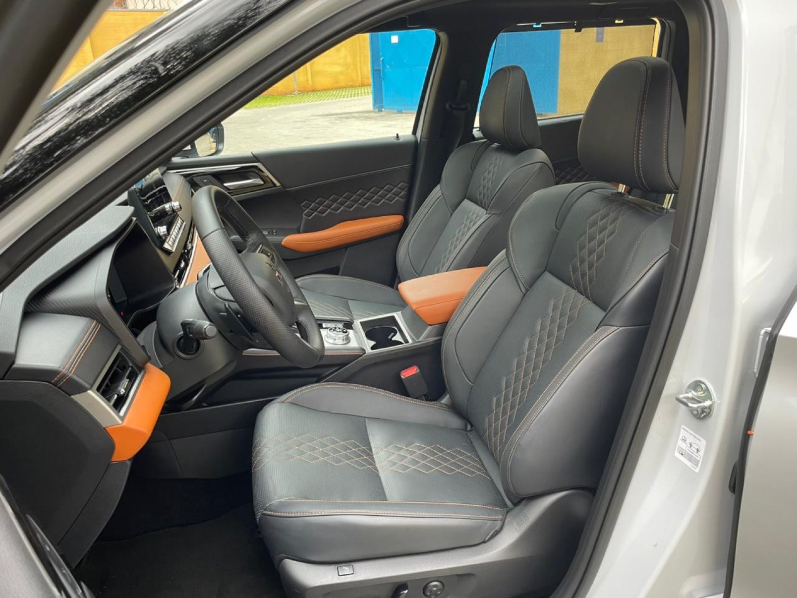 Mitsubishi Outlander PHEV Signature