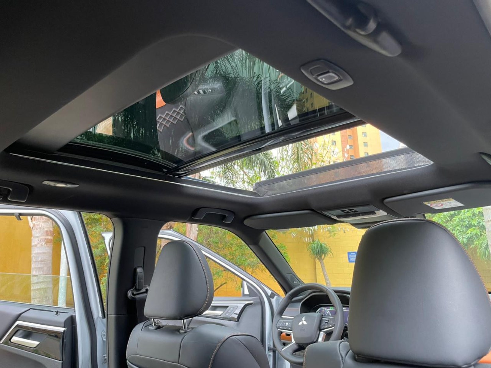 Mitsubishi Outlander PHEV Signature