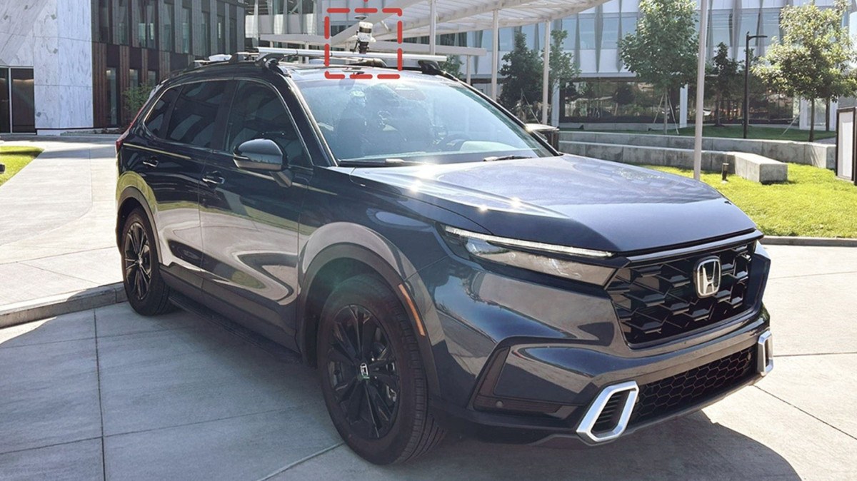 Honda CRV com sistema LiDAR para identificar buracos