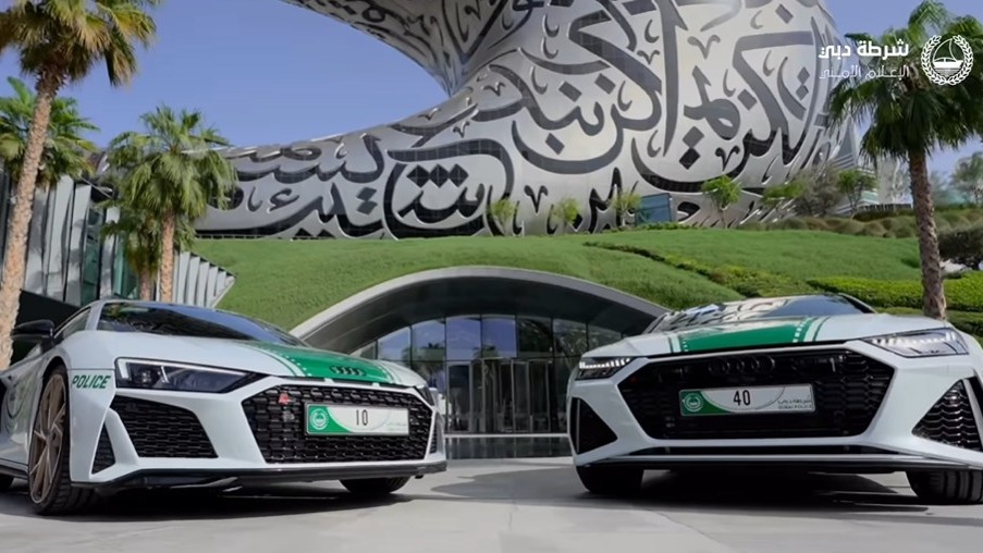 O Audi RS7 Performance &eacute; um dos supercarros que integram a impressionante frota da pol&iacute;cia de Dubai -  (crédito: Reprodu&ccedil;&atilde;o/Instagram Dubai Police)