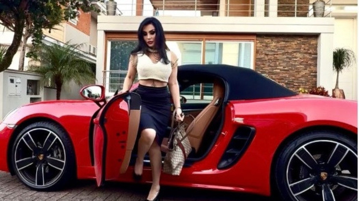 Ana Paula Oliveira tem um Porsche 718 Boxster