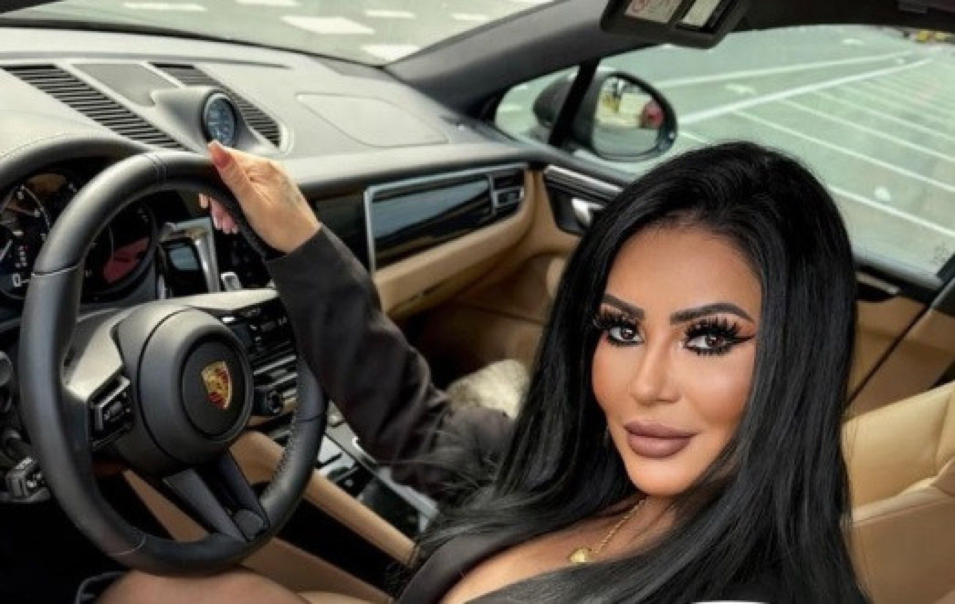 Ana Paula Oliveira tem um Porsche 718 Boxster