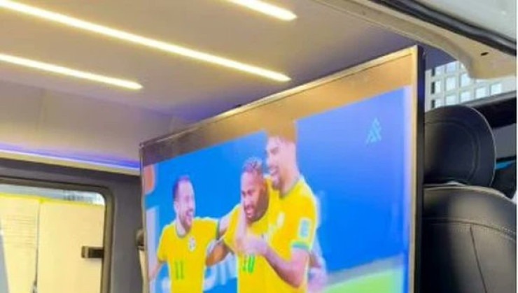 TV de 43" foi instalada na Filomena