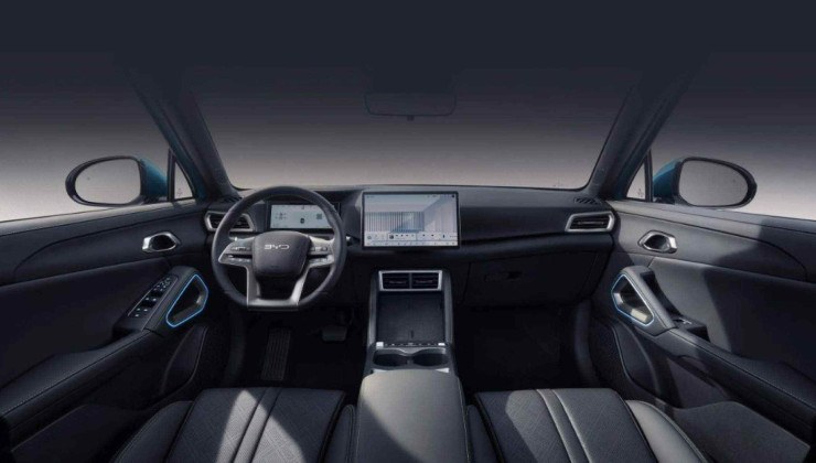 O SUV conta com central multim&iacute;dia de 12,3", painel digital de 8 polegadas e teto solar panor&acirc;mico