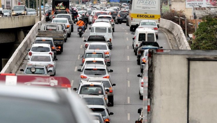 A frota de ve&iacute;culos exige aten&ccedil;&atilde;o dos propriet&aacute;rios aos prazos do IPVA 2026 em Minas Gerais para evitar multas. -  (crédito: Gil Leonardi/Imprensa MG)