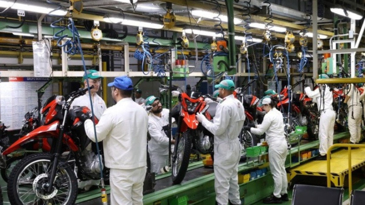 Funcionários da Honda trabalham no Polo de Manaus