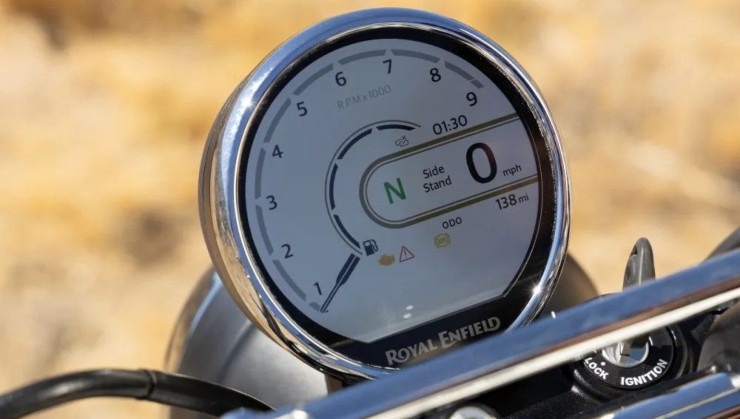 a Bear 650 conta com painel Tripper Dash