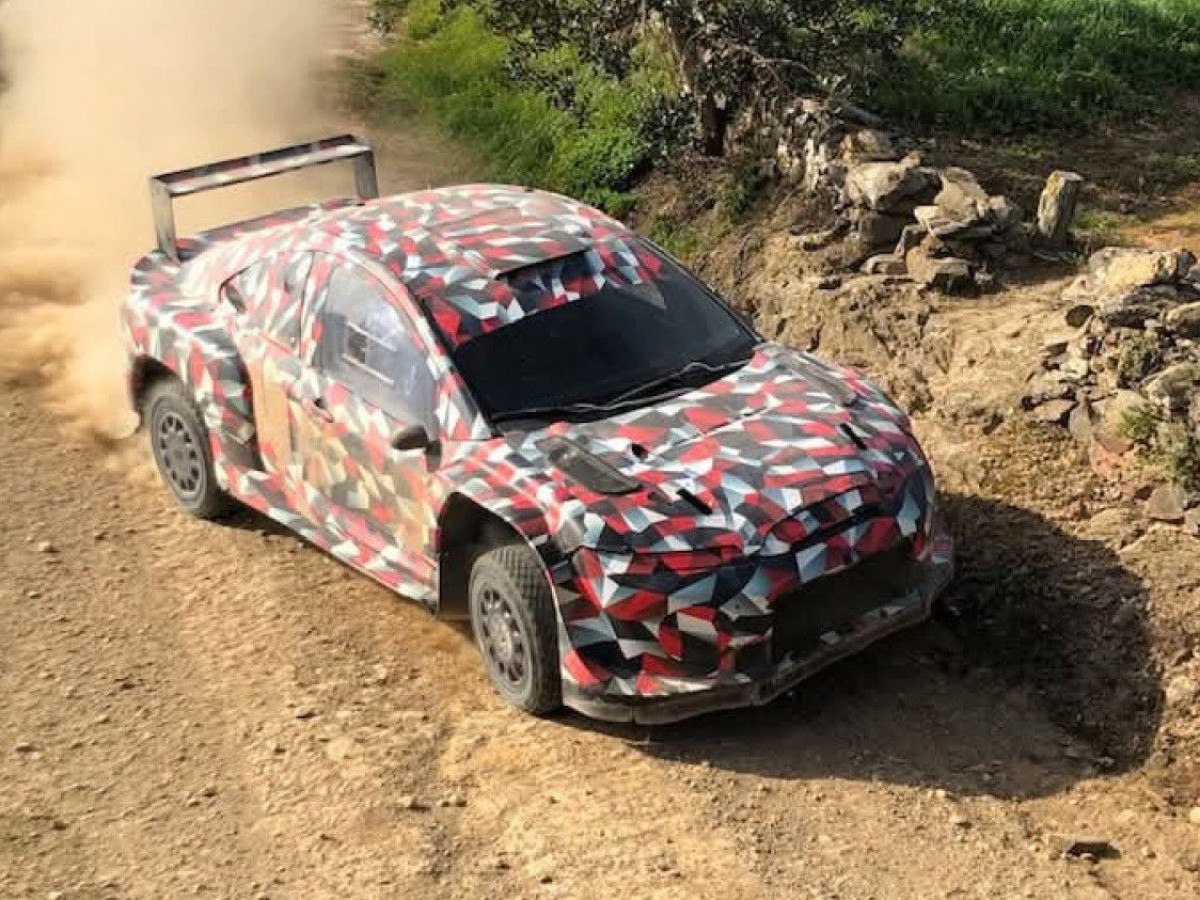 Toyota testa novo modelo de rally em Portugal