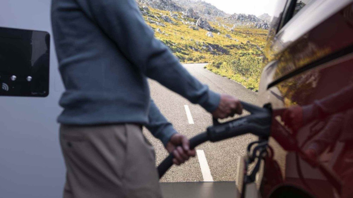 Mercedes-Benz VLE é minivan 100% elétrica