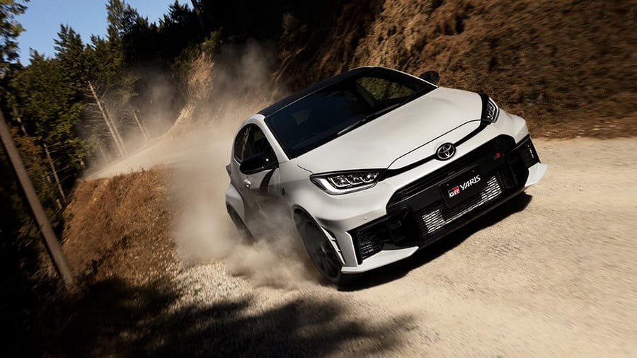 O Toyota GR Yaris, um modelo ic&ocirc;nico da marca, demonstra sua performance em ralis e ambientes extremos, destacando o foco da GR no automobilismo. -  (crédito: Divulga&ccedil;&atilde;o/Toyota)