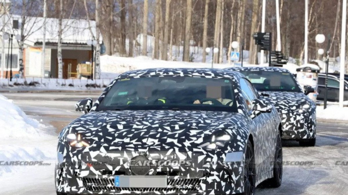 Mercedes-AMG GT elétrico flagrado em testes