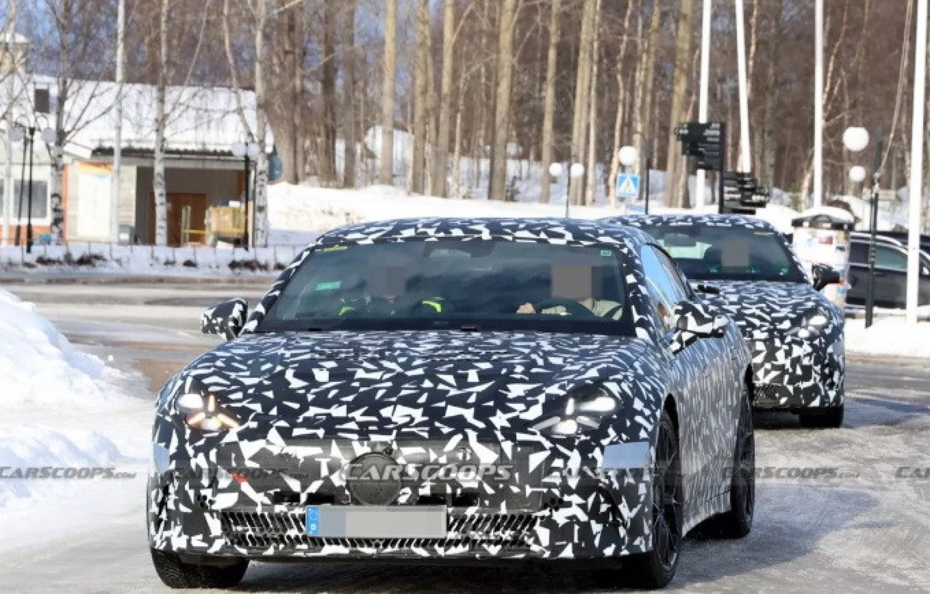 Novo Mercedes-AMG GT elétrico é flagrado com componentes inéditos