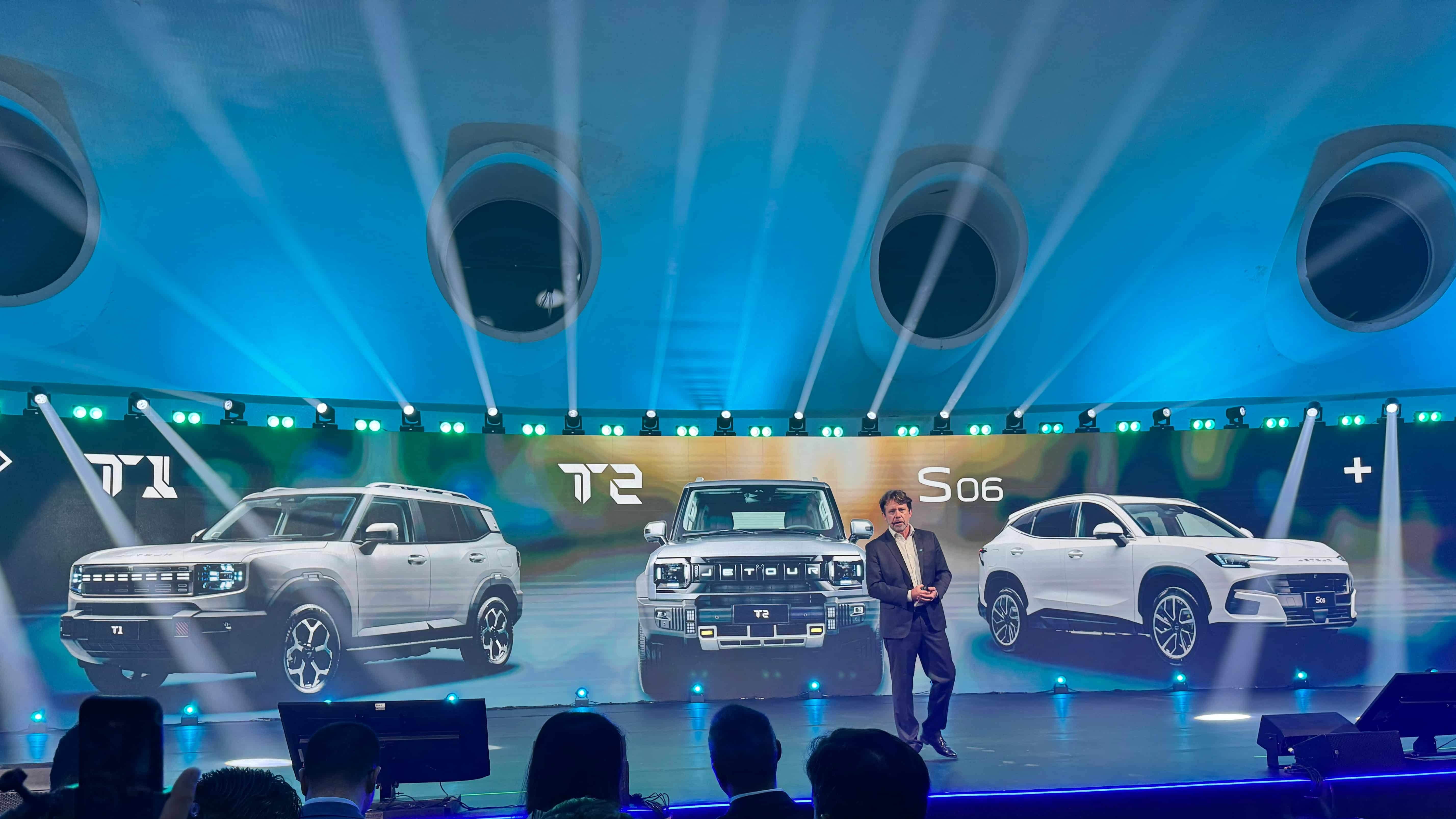 A Jetour apresenta seus modelos h&iacute;bridos plug-in S06, T1 e T2, que marcam a chegada da marca ao Brasil. -  (crédito: Eduardo Lucizano/Vrum)