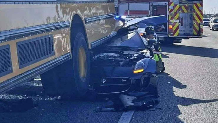 Apesar da cena forte, o motorista do Jaguar n&atilde;o se feriu