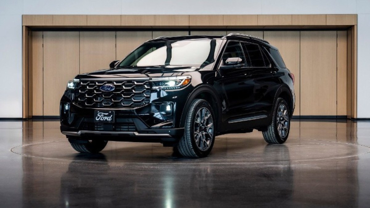 Ford Explorer Hybrid feito exclusivamente para o Papa Leão XIV