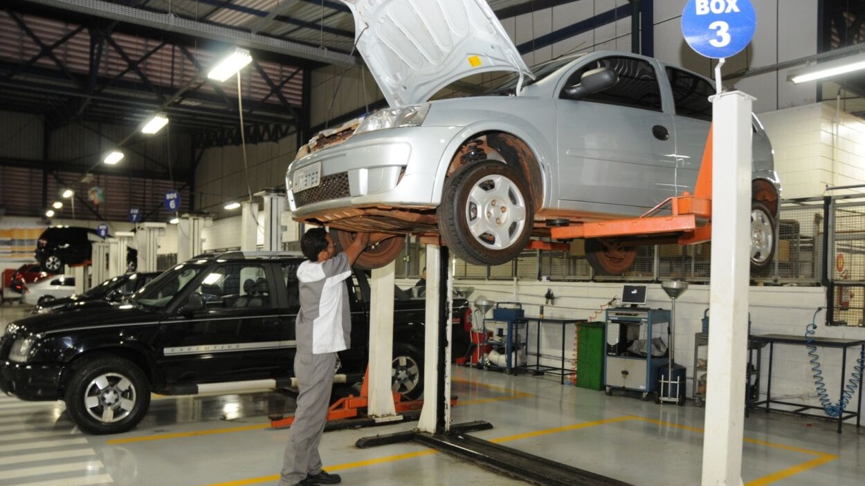 A manuten&ccedil;&atilde;o veicular na oficina &eacute; essencial para diagnosticar ru&iacute;dos e prevenir problemas maiores no seu carro. -  (crédito: Arquivo/Vrum)