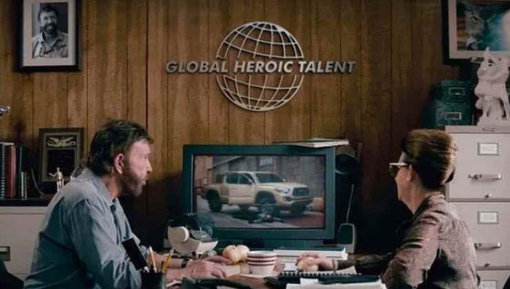 Chuck Norris faz campanha publicitária para a Toyota -  (crédito: Reprodução/Toyota)