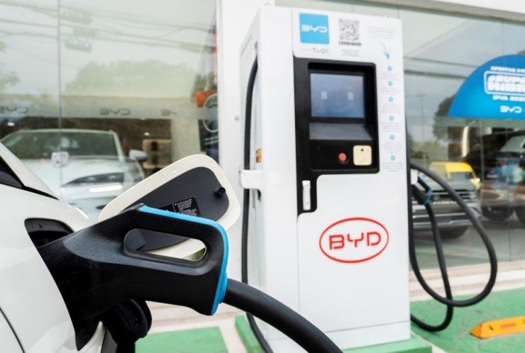 Carregador de recarga r&aacute;pida da BYD