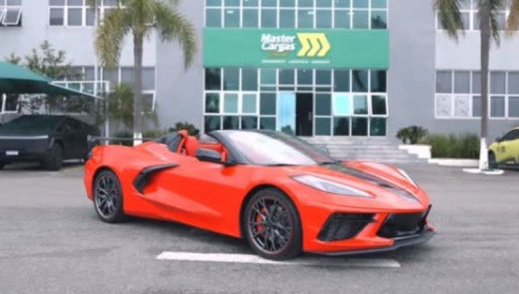 Chevrolet Corvette Stingray -  (crédito: Reprodução/Instagram)