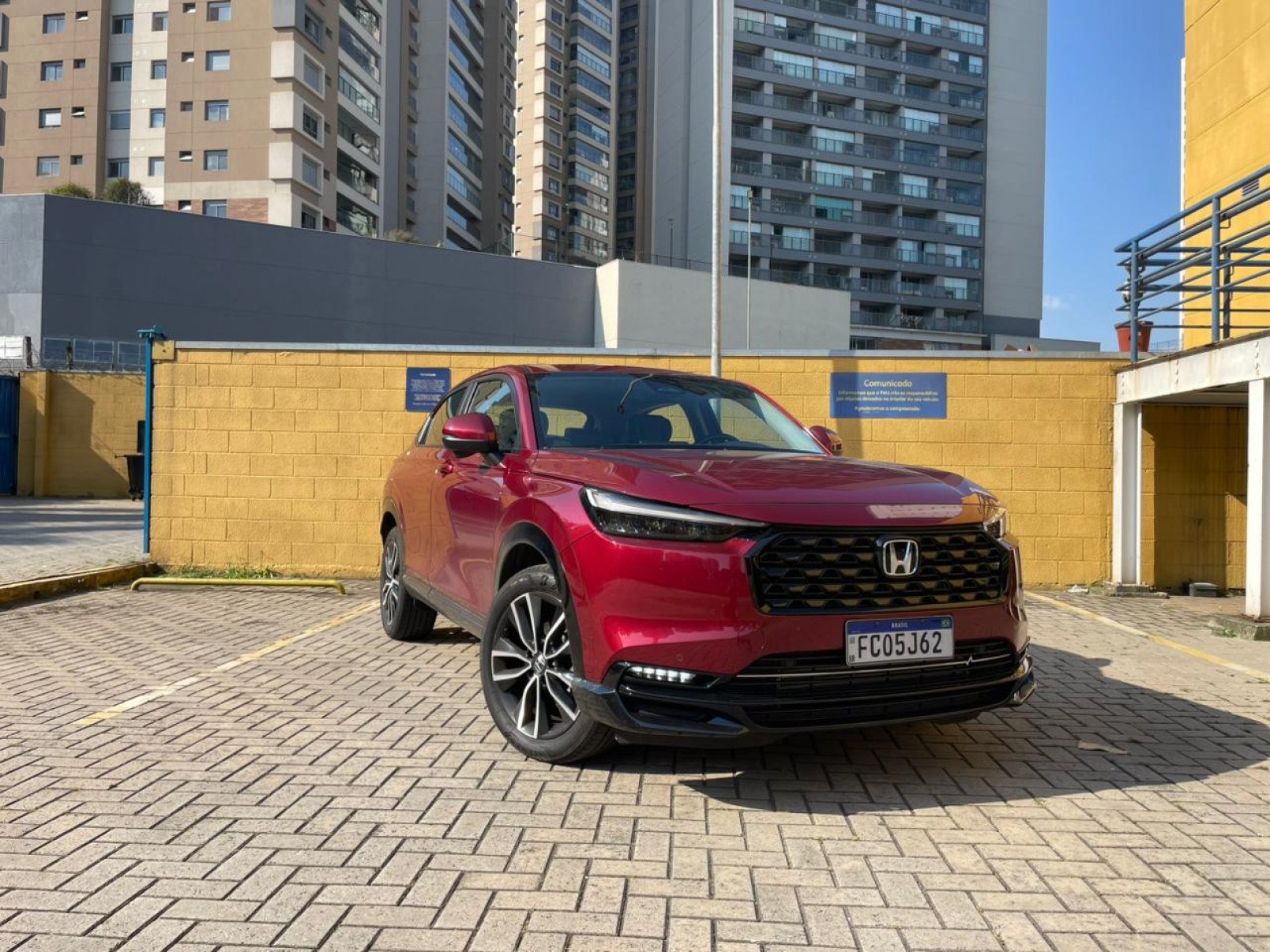 Honda HR-V Touring 2026 entrega desempenho e bom acerto dinâmico, mas falta algo 