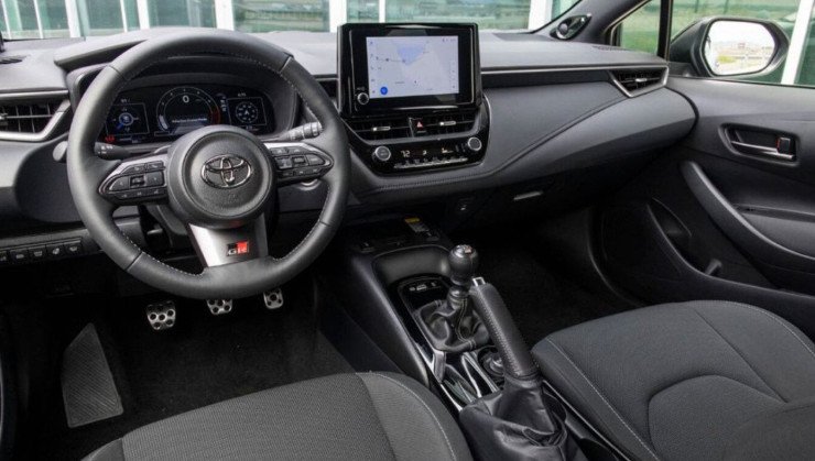 Interior do GR Corolla