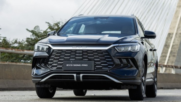 Com alta demanda e revenda r&aacute;pida, o BYD Song Pro, modelo da foto, &eacute; citado como um dos seminovos eletrificados mais procurados no Brasil. -  (crédito: BYD/Divulga&ccedil;&atilde;o)