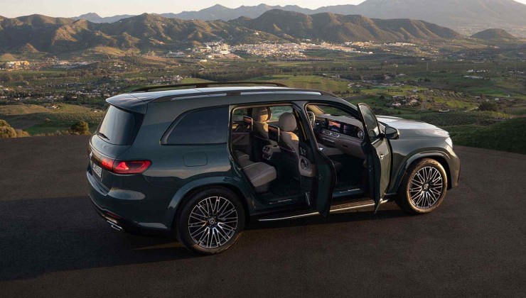 Al&eacute;m da suspens&atilde;o, o SUV ficou ainda maior, em compara&ccedil;&atilde;o com o modelo anterior