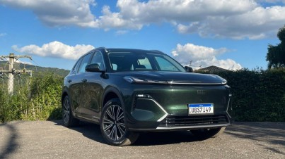 Geely EX5 EM-i estreia por R$ 189.990 com até 1.300 km de autonomia