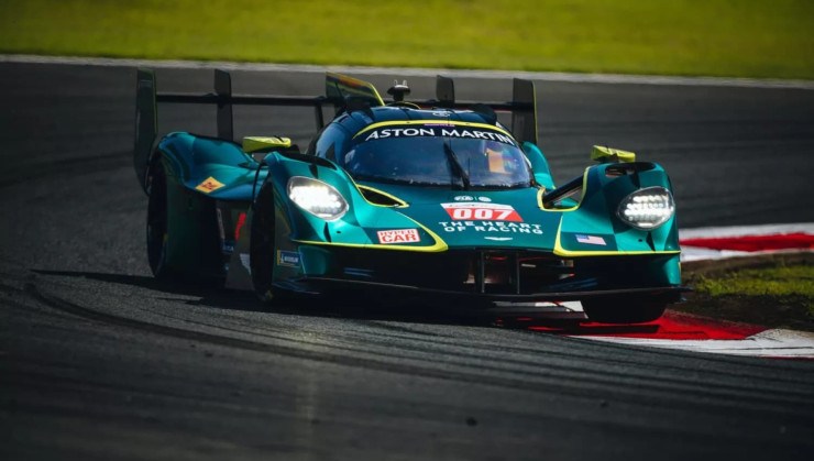Aston Martin Valkyrie durante etapa do Mundial de Endurance (WEC) no Jap&atilde;o