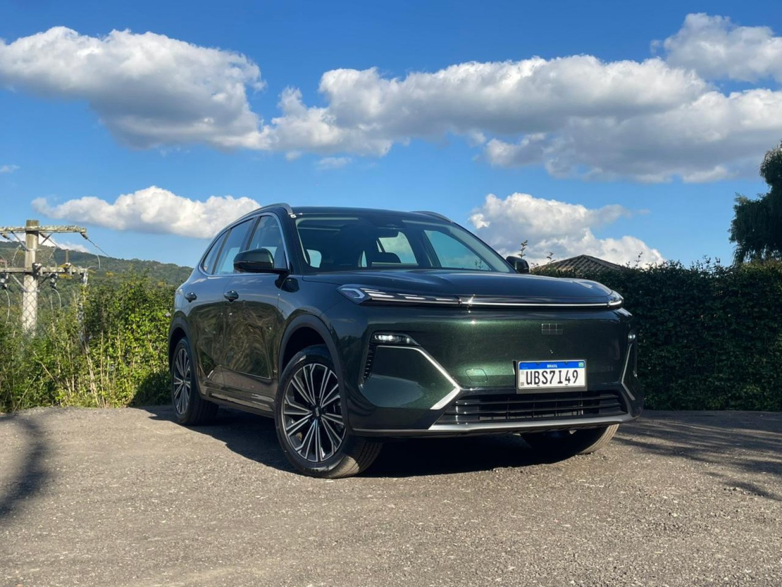 Geely EX5 EM-i estreia por R$ 189.990 com até 1.300 km de autonomia