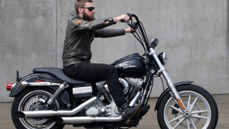 Harley-Davidson com guid&atilde;o "seca-sovaco" -  (crédito: Reprodu&ccedil;&atilde;o/Internet)