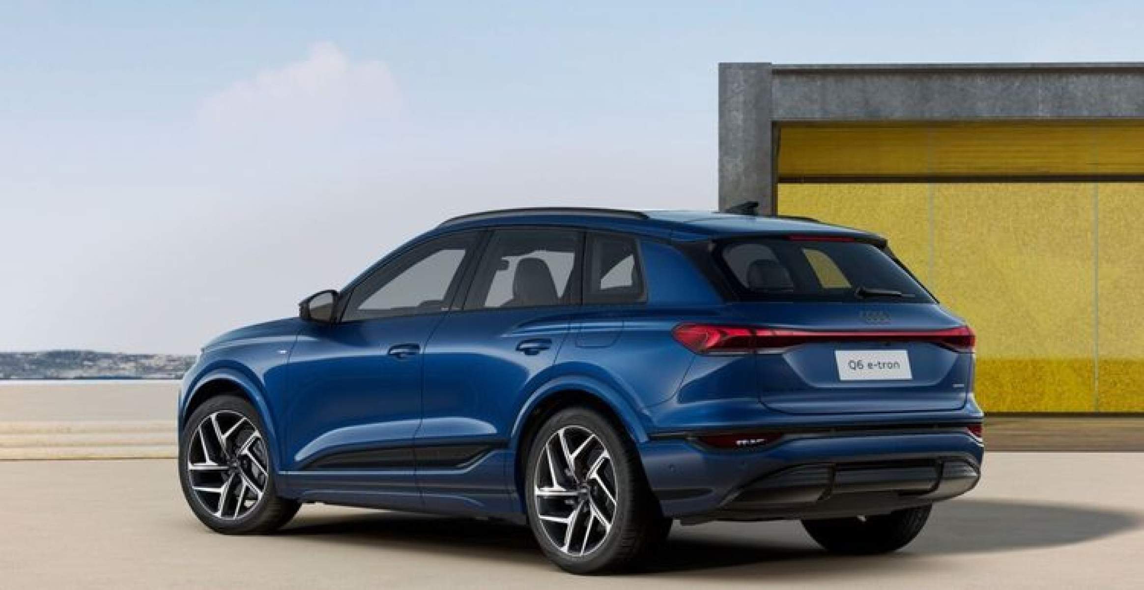 Audi Q6 e-tron azul