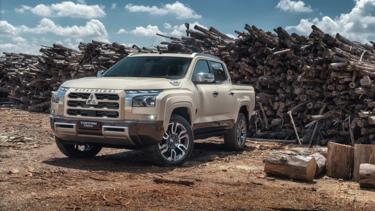 Mitsubishi Triton Terra