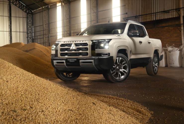 Mitsubishi Triton Terra