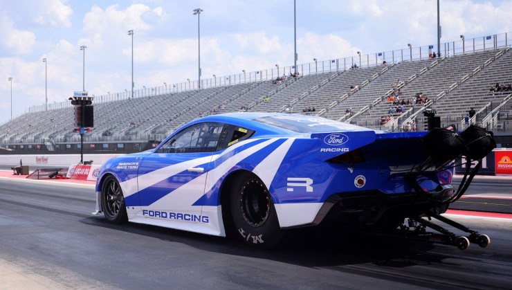 Novo recorde batido pelo Mustang que atingiu 357 km/h em menos de 7s     