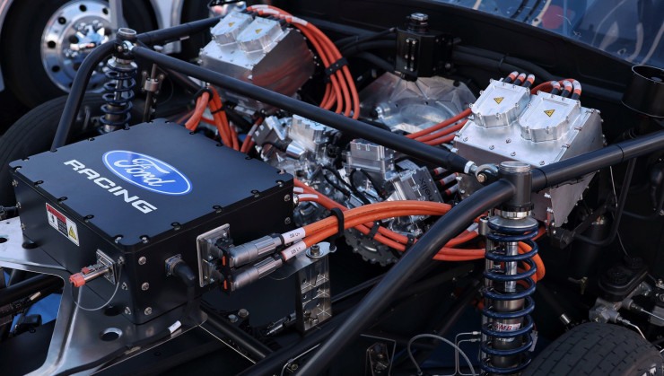 O motor deste Mustang conta com cerca de 2.200 cv e mais de 185 kgfm de torque     