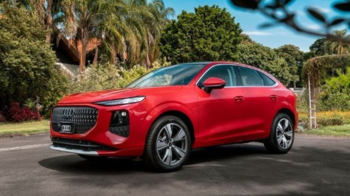 Audi Q3 Sportback vermelho
