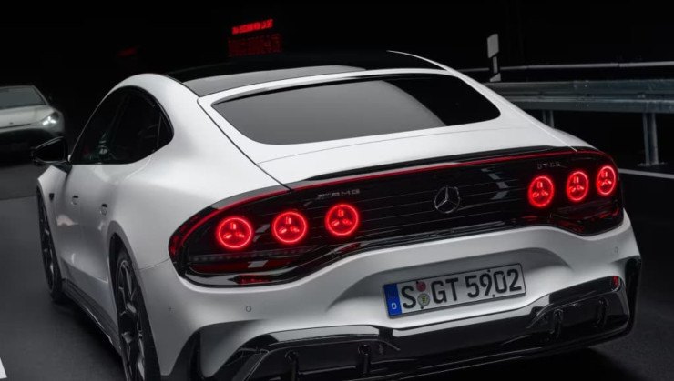 Mercedes-AMG GT 4-Door conta com visual pr&oacute;ximo ao conceito AMG GT XX