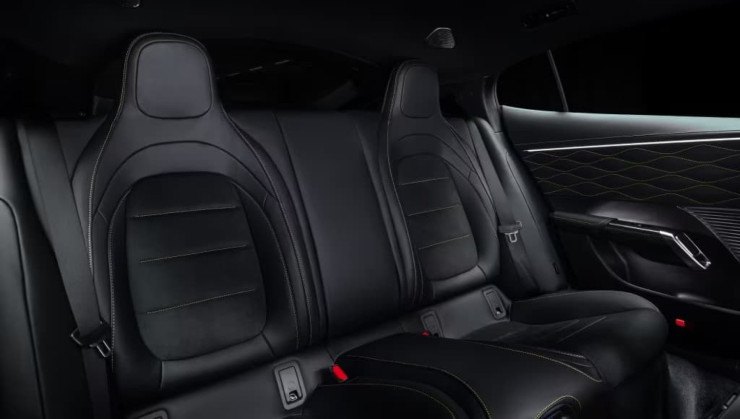 Mercedes-AMG GT 4-Door mant&eacute;m configura&ccedil;&atilde;o de apenas 4 lugares